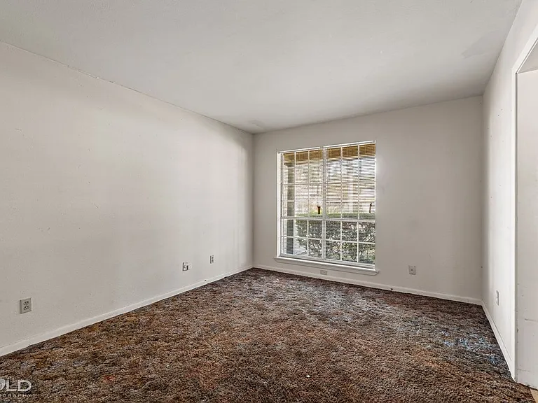 2935 Salem Dr — Photo 6