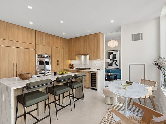 5th image of 205 W 76th St #Ph1c