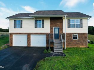 314 Maple Leaf Dr, Newport, TN 37821