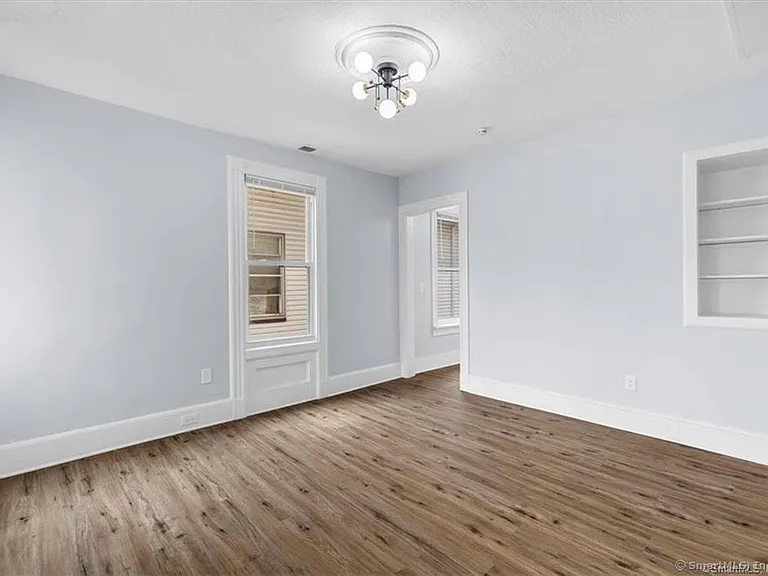 55 Admiral St #2 — Photo 6