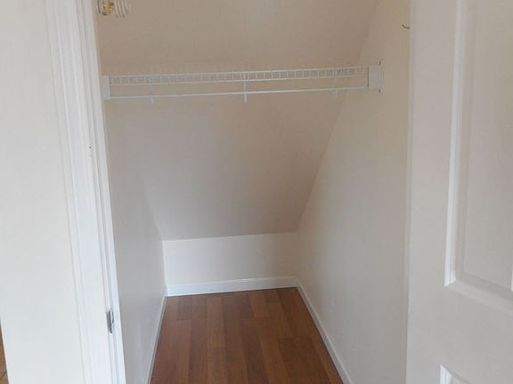 4th image of 3001 Preble St APT 8
