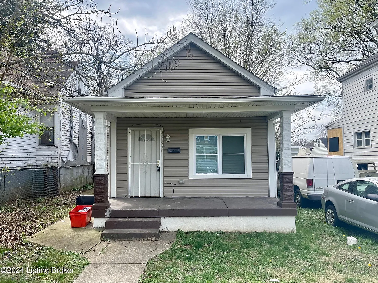 3 bed, 2.0 bath, 1072 sqft, $1,095 — Photo 1