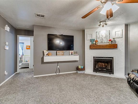 2nd image of 1308 Greenfield Dr