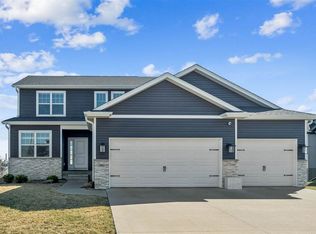 1903 Wycliffe Ct SW, Cedar Rapids, IA 52404