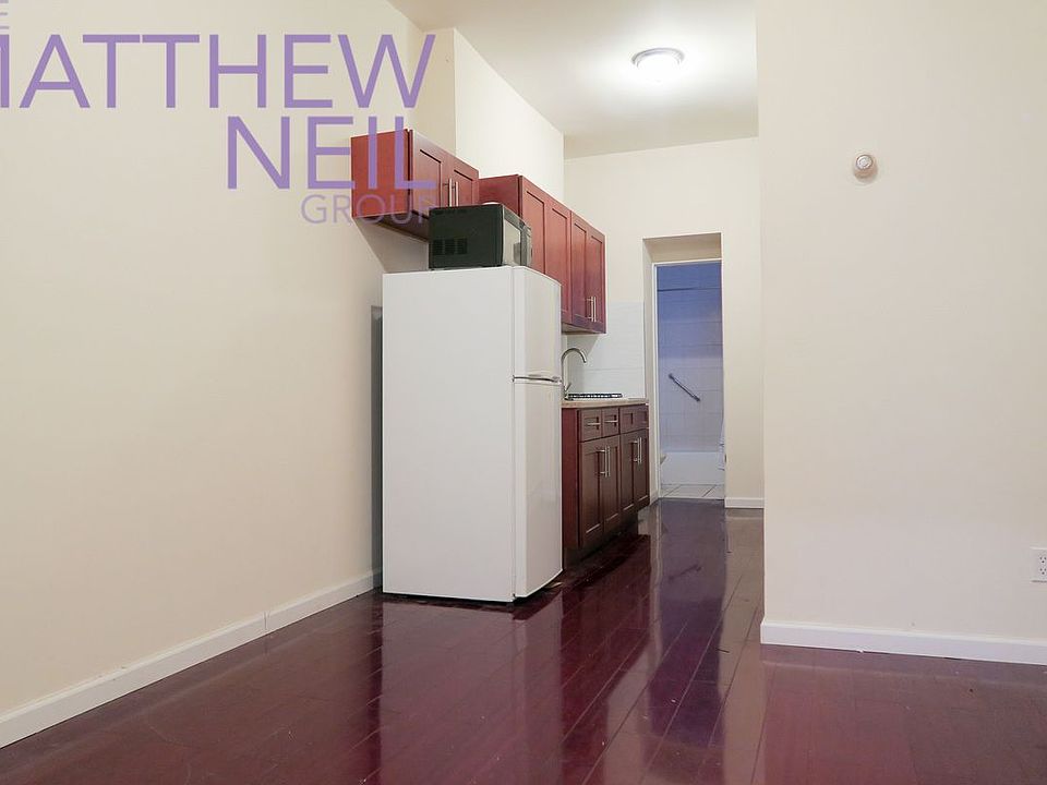 2nd image of 376 Columbia St #1