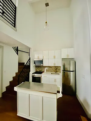 Rented by Pinn Realty | media 16