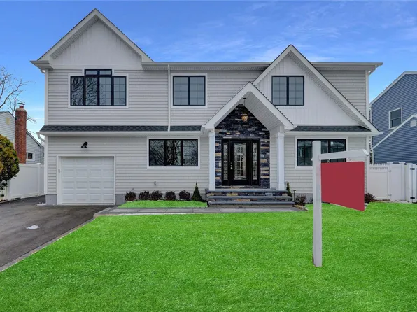 22 Imogene Drive, Massapequa, NY 11758