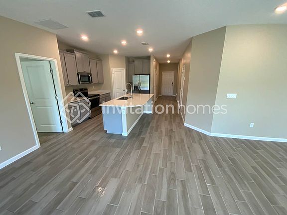 4th image of 6377 Starlight Dr