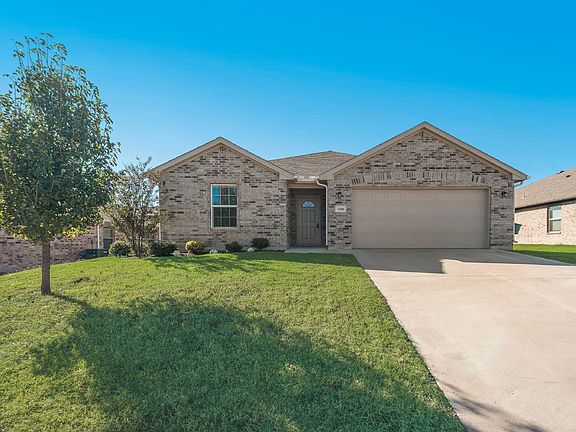 5th image of 1206 Silverton Dr