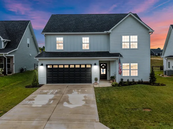 818 Berry Basket Dr, Knoxville, TN 37924