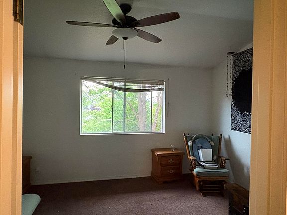 4th image of 310 NE Terry Ln Unit 2C