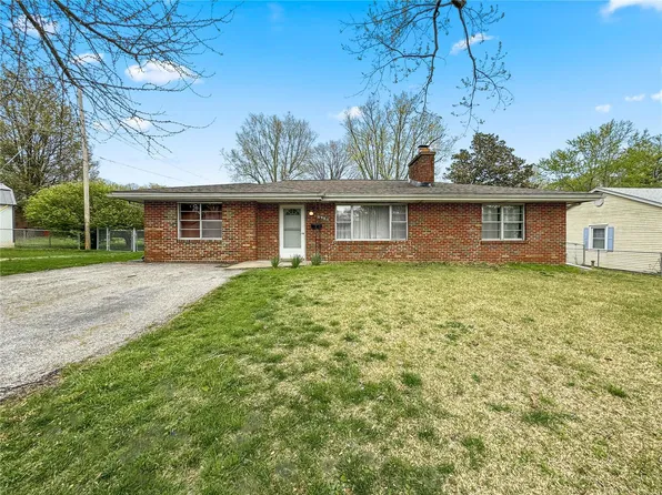 6905 Osage Dr, Belleville, IL 62223