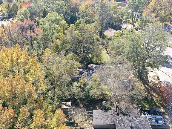 3rd image of 1020 Pinkerton Dr