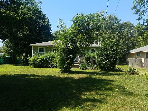 2nd image of 453 Lockwood Dr