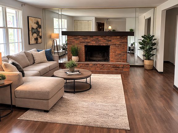 4th image of 113 Fairgreen Dr #A