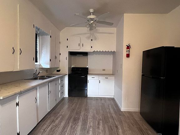 5th image of 614 Saadi St