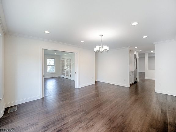 4th image of 101 Fairway Ave