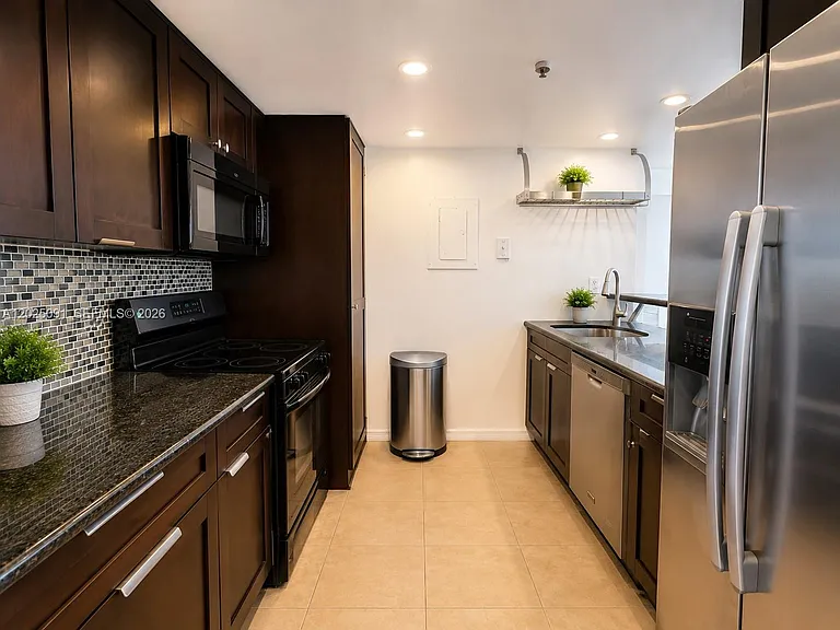 7601 E Treasure Dr #622 — Photo 8