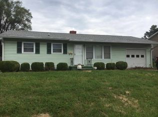 1617 Monroe St, Waynesboro, VA 22980