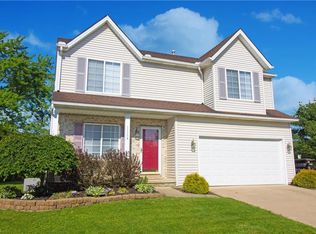 1114 Oxford Cir, Akron, OH