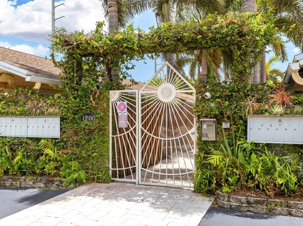 1200 NE 17th Court #8, Fort Lauderdale, FL 33305