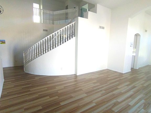 3rd image of 5342 E HARTFORD Avenue