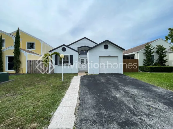10061 SW 222nd St, Cutler Bay, FL 33190