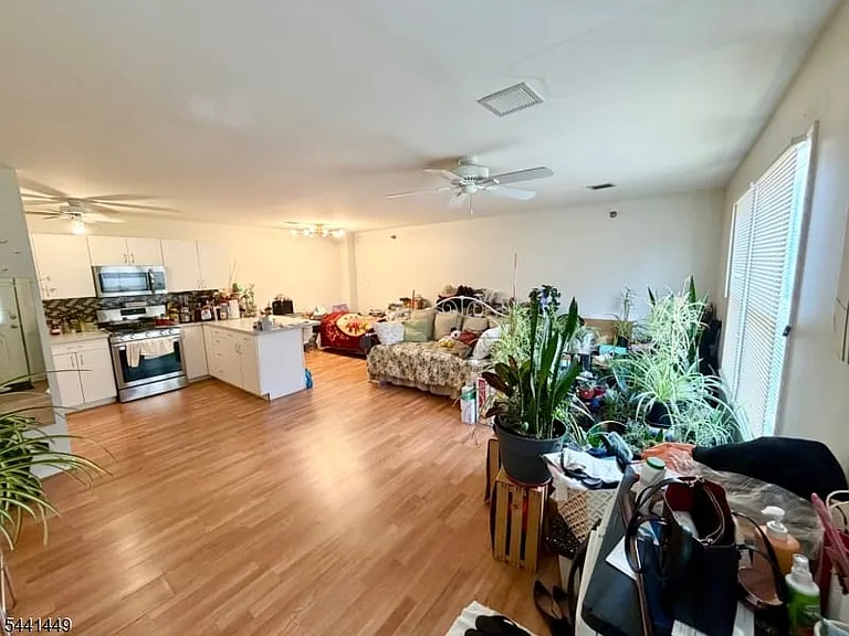 336 Bloomfield Ave #3B — Photo 1