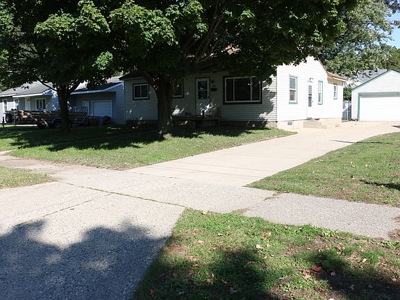 4th image of 4932 Karen Ave SW