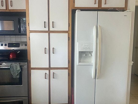 5th image of 305 S Loxahatchee Dr