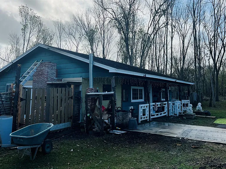 322 County Road 153 — Photo 3