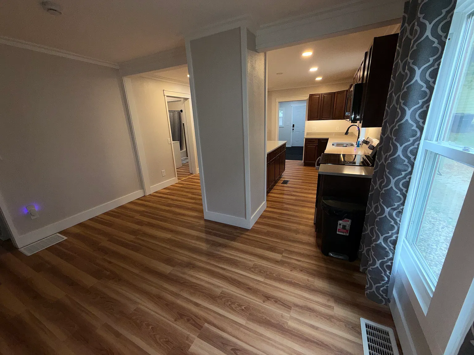 2 bed, 1300 sqft, $1,250 — Photo 4