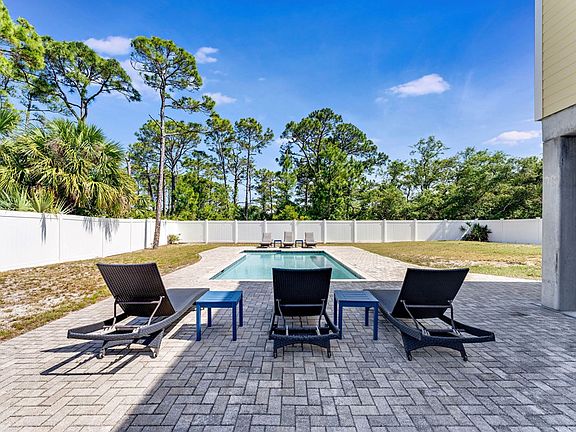 5th image of 988 W Bay Shore Dr