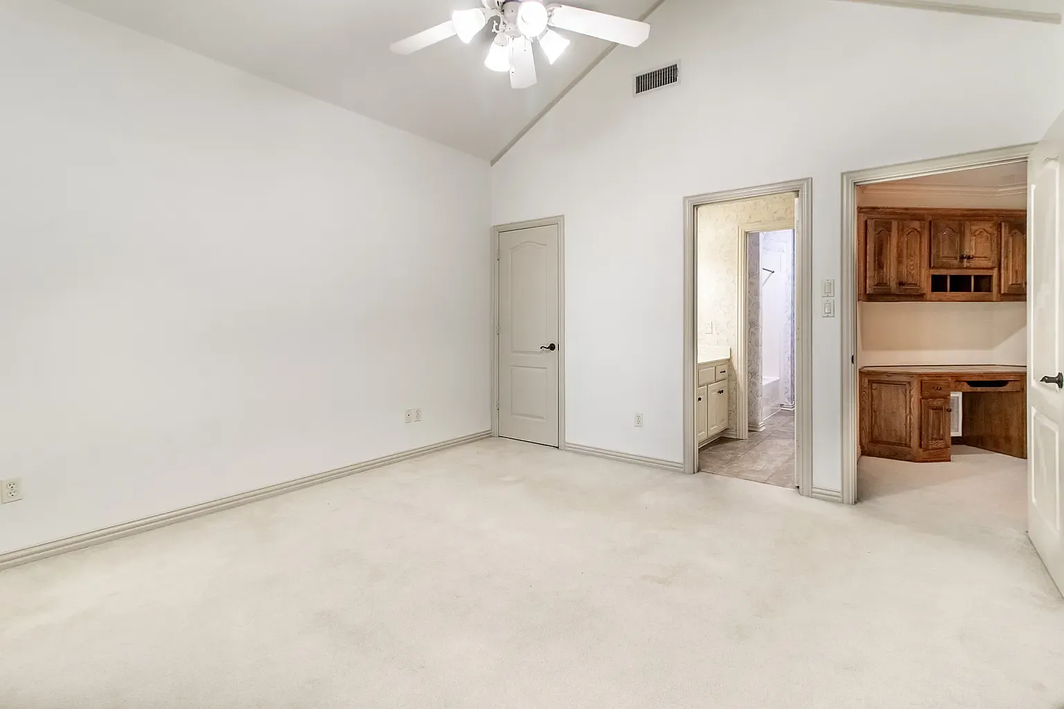 4 bed, 2.5 bath, 3010 sqft, $3,295 — Photo 1