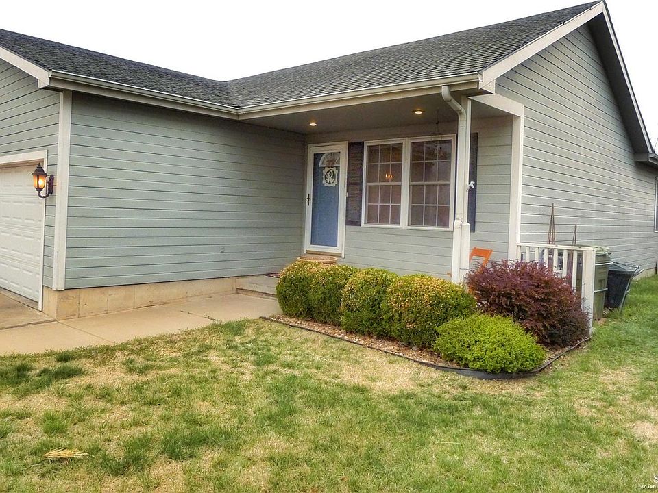 1st image of 1325 Sierra Dr