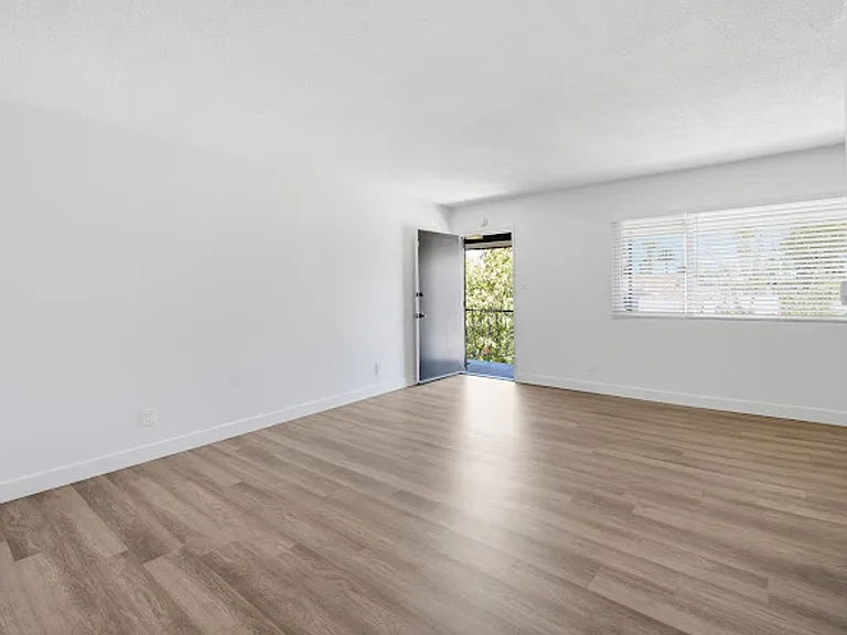 790 Coronado Ave — Photo 19
