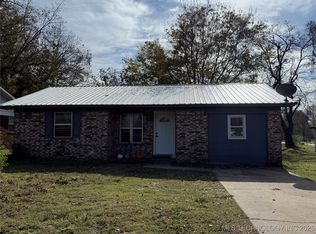 404 NW F St, Stigler, OK 74462