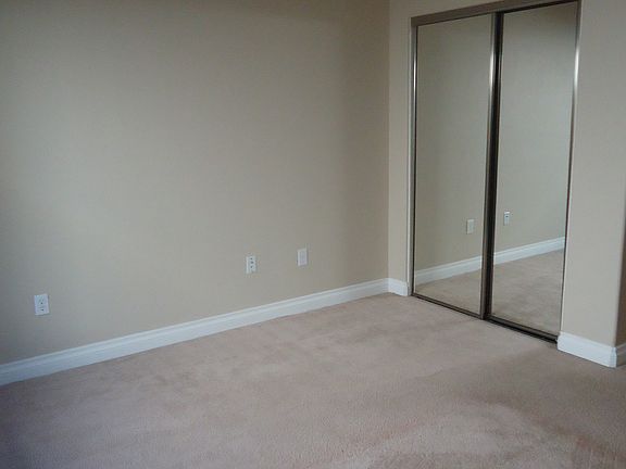 5th image of 921 S Sunshine Ave APT 18