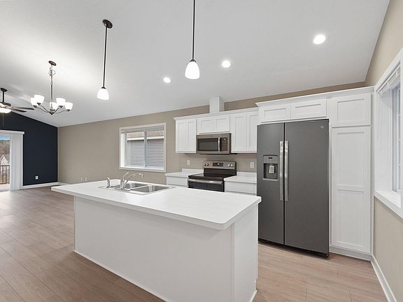 3rd image of 278 Harriman St