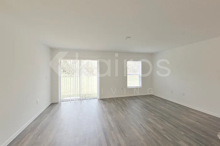 4 bed, 2.0 bath, 1449 sqft, $1,745 — Photo 4