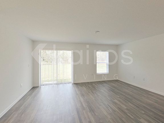 4th image of 9810 N Santee Ter