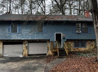 3291 Wintercreeper Dr, Lithonia, GA 30038