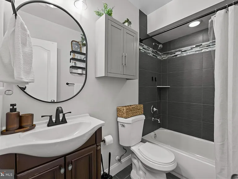 1363 Childress St NE #1 — Photo 31