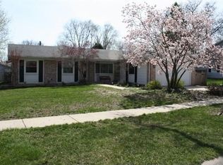 55 Kendal Rd, Elk Grove Village, IL 60007