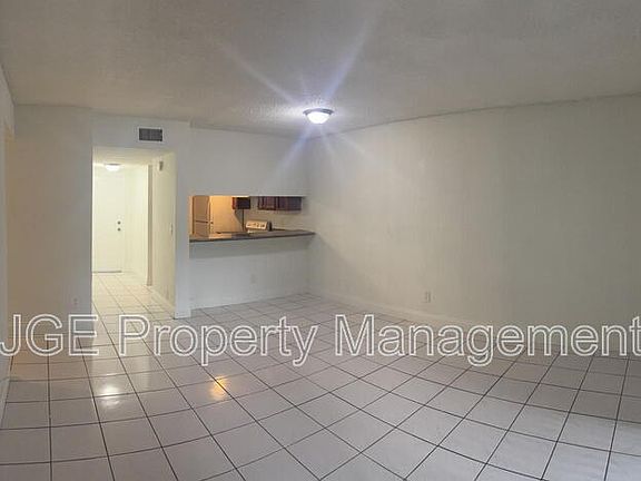 4th image of 11501 NW 44th St Unit 11501
