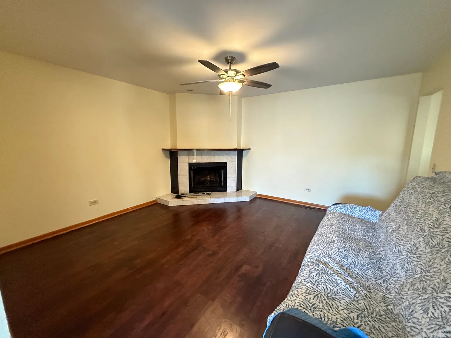 4 bed, 2.5 bath, 1955 sqft, $2,500 — Photo 4
