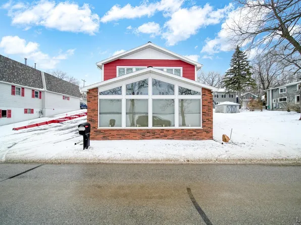 3303 Round Lake Hwy, Manitou Beach, MI 49253