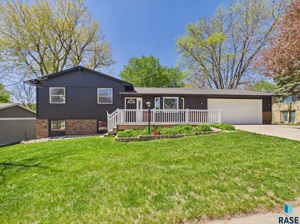 2405 S Stephen Ave, Sioux Falls, SD 57103