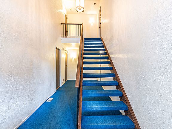 5th image of 1428 Williamsburg Dr Unit D2