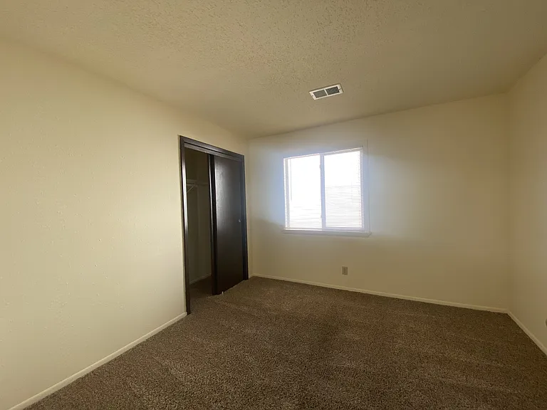 Kimberly Club Apartments — Photo 197